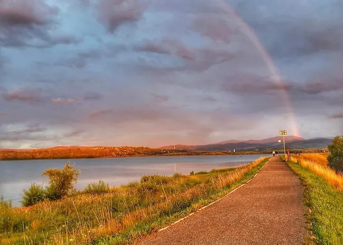 Nad Jeziorem-wodnik 1 Holiday home *